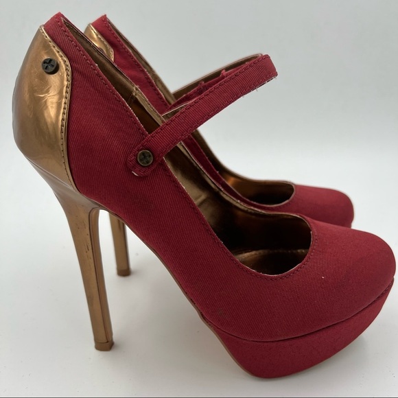Marco Santi Red and Gold Closed Toe Heels Size 6.5 - Picture 1 of 5